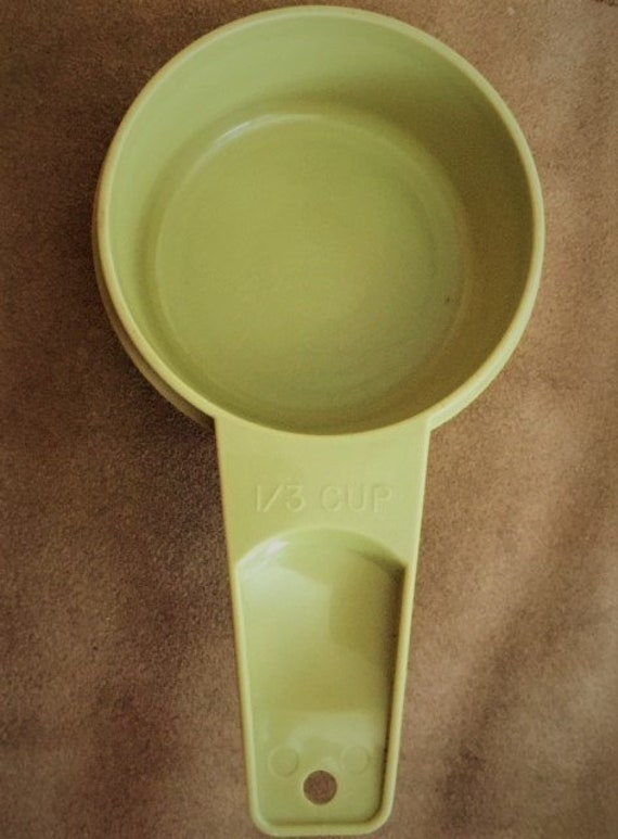 Tupperware Avocado Green 13 Cup Measuring Cup