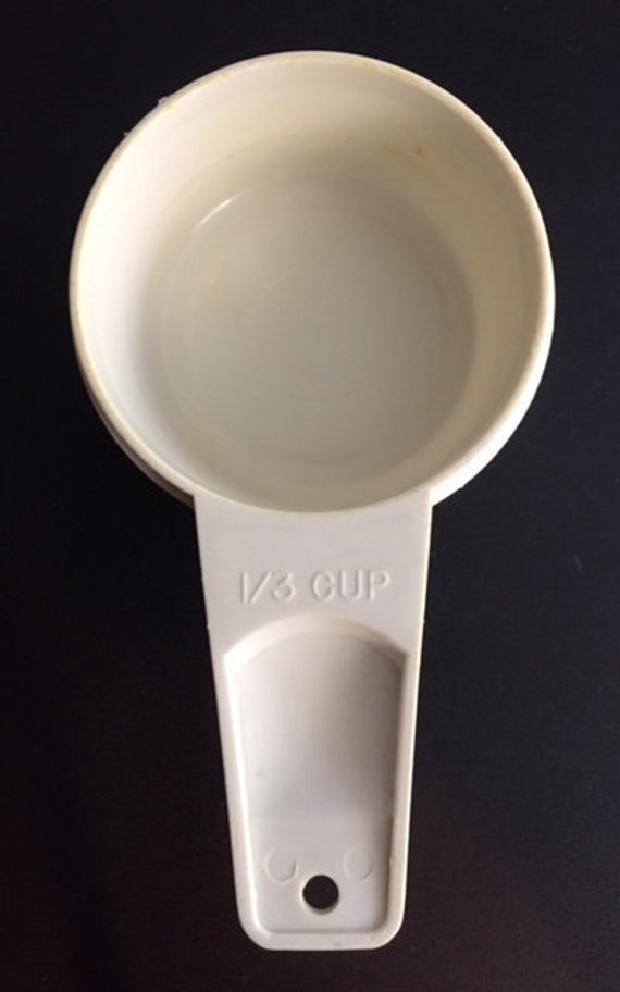 Tupperware Off White 13 Cup Measuring Cup