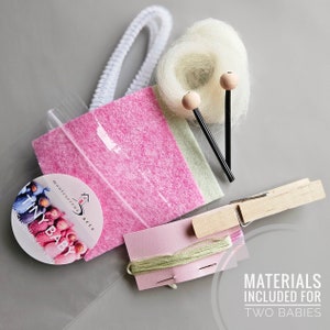 Petit kit de fournitures pour bébé avec visages à peau claire Kit de couture personnalisé Matériel et aiguilles inclus Patron non inclus image 3