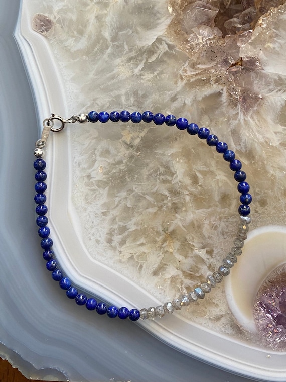 Lapis lazuli and labradorite beaded bracelet with sterling silver beads and clasp. * Boho style