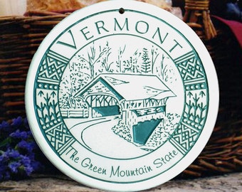 Vermont Covered Bridge Porcelain Bread and Bun Warmer