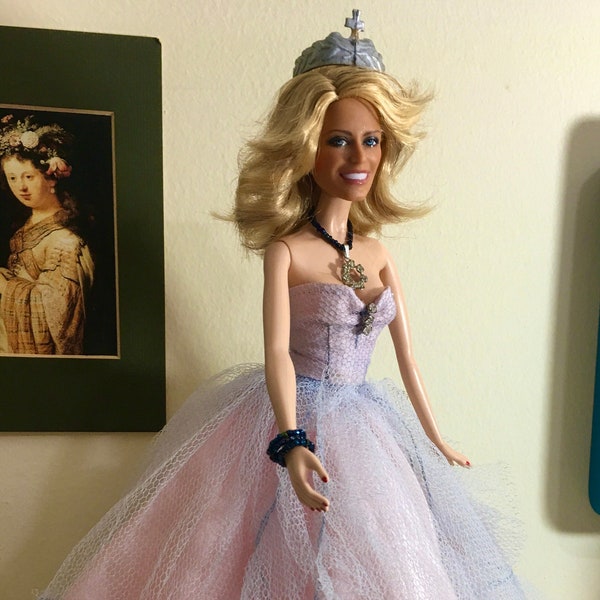 Barbie Doll Farrah Fawcett By Mattel "Queen Of The Prom" Antique Gown