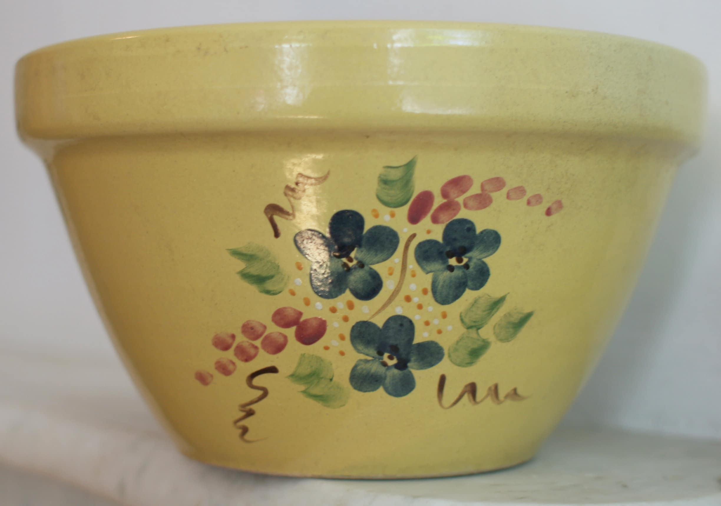 Vintage Robinson Ransbottom Yellow Mixing Bowl: Hand-painted