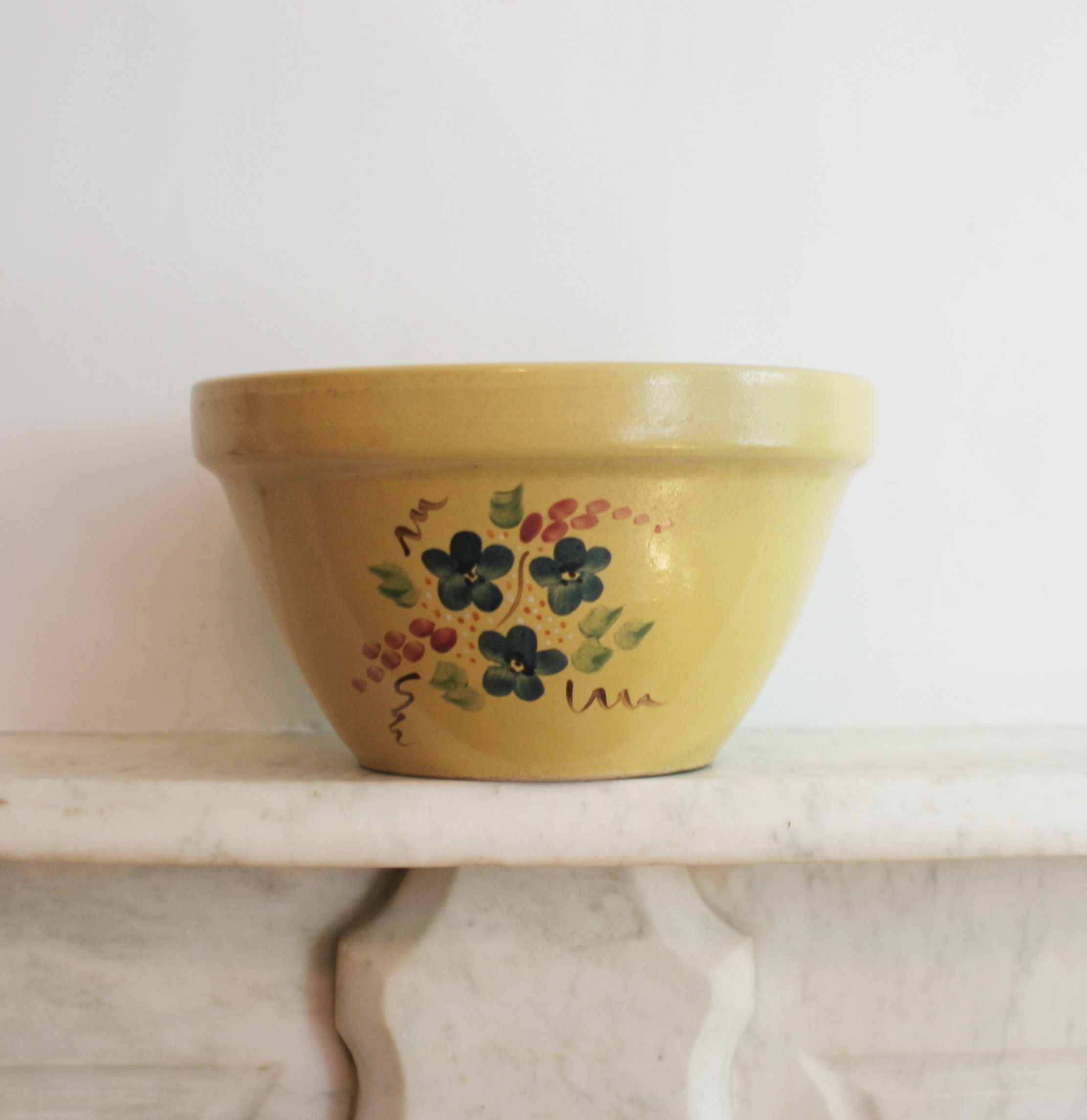 Vintage Robinson Ransbottom Yellow Mixing Bowl: Hand-painted