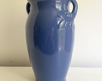 Fukagawa Seiji Arita Porcelain Vase With Leaves and Berries