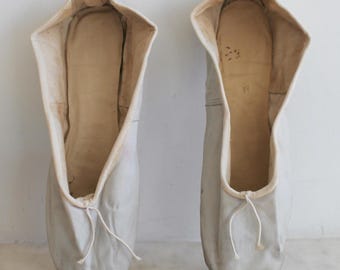 Vintage Pair of Anello & Davide Ballet Shoes, Unused New Old Stock, Size 7 White Flats, Handmade, London