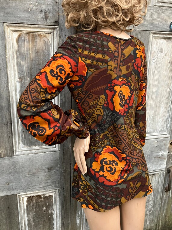 Groovy late 60s early 70s top in autumnal tones - image 2