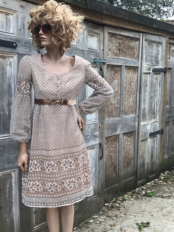 Dollyrockers vintage 60s lacy cappuccino coloured… - image 1