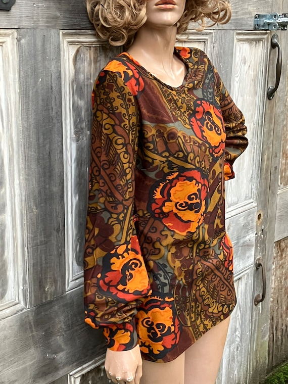 Groovy late 60s early 70s top in autumnal tones - image 3
