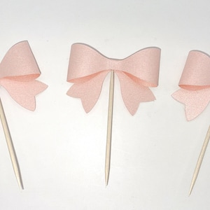 3DBow / She&#39;s tying the knot cupcake toppers (Set of 12)