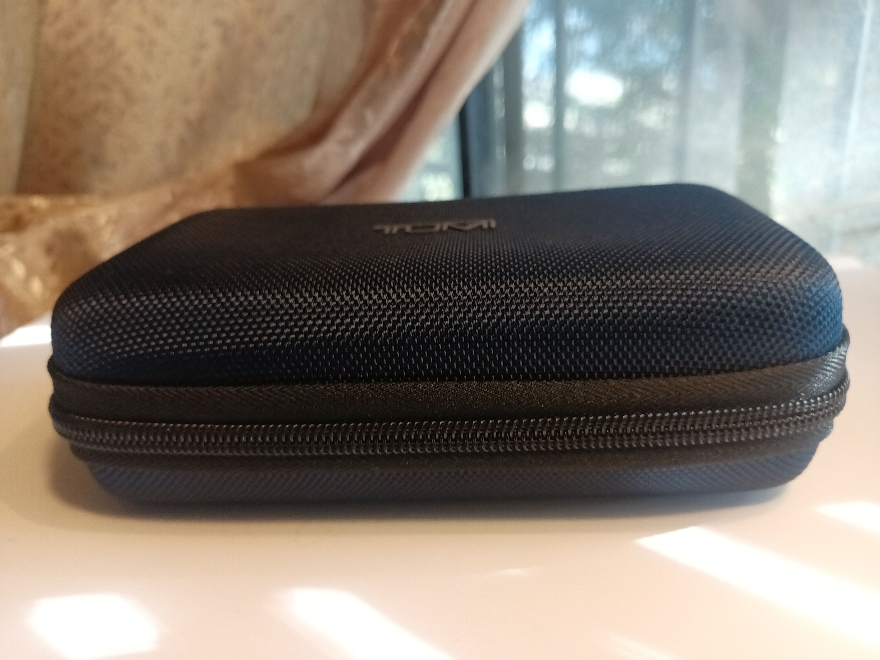 TUMI Delta Airlines Hard dark Blue Nylon Handheld Case Toiletry KIT NEW