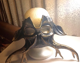HALLOWEEN Creature/Feature Black/Gold MASK