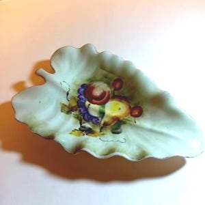 Vintage LEFTON CHINA #6283 Hand Painted Floral Leaf Shape Ceramic Pin/Candy DISH