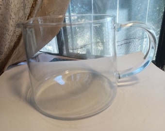 Clear Tempered Glass Round 42 Fl Oz/6 Cups Handle/Spout Water Pitcher