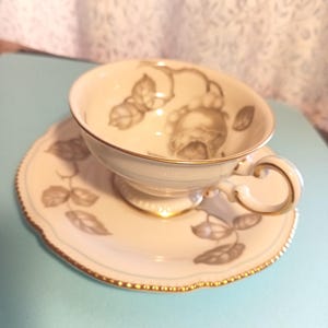 Castleton Gloria - Etsy