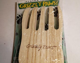 Great ALASKA JACK'S Grizzly Paws (Extra Large) wooden Salad/Pasta  Serving Utensils | NEW**