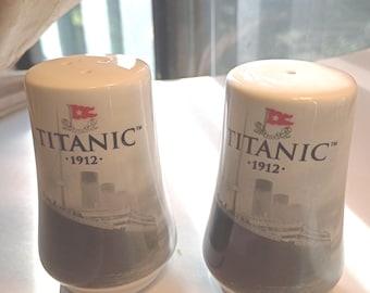 Réplique vintage des salières et poivrières en céramique TITANIC 1912