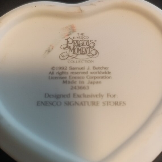 Vintage 1992 PRECIOUS MOMENTS "Purr-Fect Friends are From the Heart" - Heart Shape Porcelain Trinket Box View 5