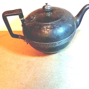Antique "WILCOX SILVEPLATE CO. Unique Scrollwork Quadruple Silverplate - Meriden Conn #153-6 Hinged Teapot/Lid