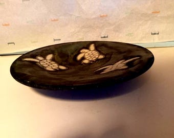 C. MATTI Petroglifo hawaiano Raku Ceniza volcánica 2002 Maui Art BOWL