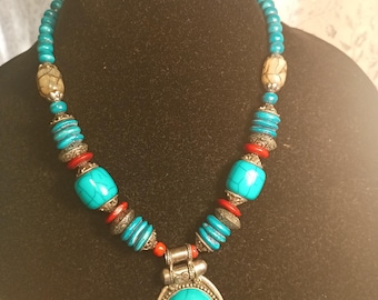 Vintage Southwestern Necklace with lots of Earth Stones/Turquoise/Silver Beads - Unknown**