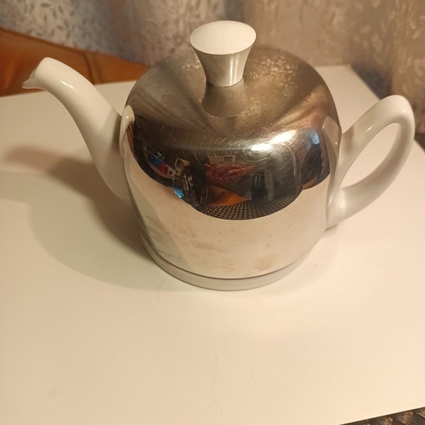 Vintage White Ceramic Teapot with Removable Insulated stainless Steel Cover/strainer