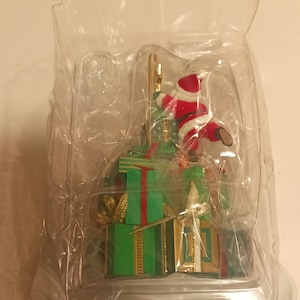 Hallmark &quot;Keepsake&quot; The Opening Game - 2005 Christmas Ornament - Club Exclusive - NEW IN BOX