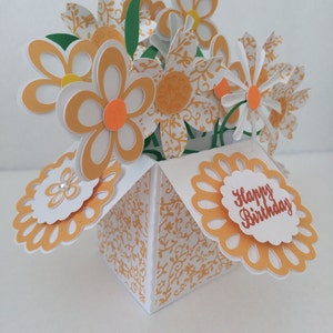 Carte bouquet d’anniversaire dans une boîte