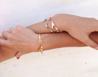Lovers Totally Hooked cuff - stainless steel silver, gold or rose gold plated. Unisex. FREE SHIPPING