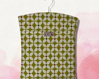 Sac à bandoulière en toile cirée mat - design scandinave - citron vert. Nettoyer à l'aide d'un chiffon.