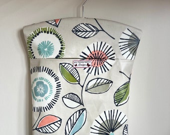 Wäscheklammernbeutel - Wachstuch aus skandinavischem Stil Große Retro Blumen aus mattem Wachstuch - Gin Fizz