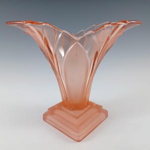 Walther & Söhne Vintage Art Deco Pink Glass &#39;Greta&#39; Vase