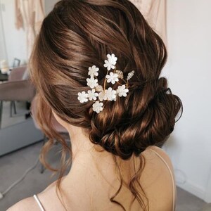 White clay daisy bridal hair pins, set of 7 bridal hairpins, wedding hair pin set, bridal hair accessories, handmade daisy hairpins, image 4