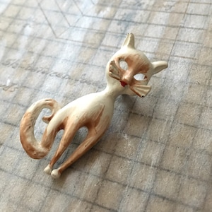Vintage Enamel Cat Brooch | Cat Pin Midcentury Retro Figural Brooch