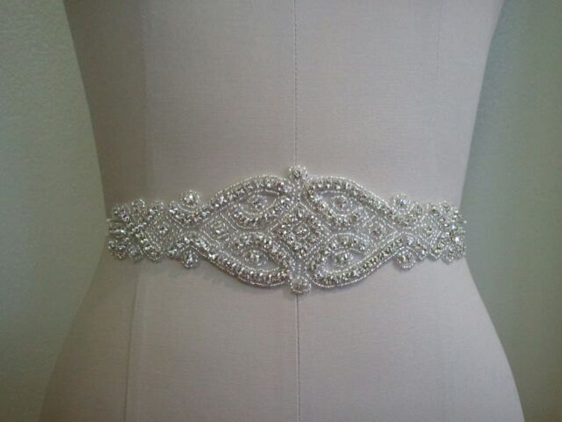 how to choose a bridal belt