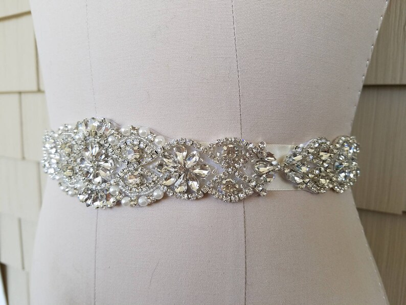 how to choose a bridal belt