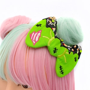 Frosted Decoden Zombie Lover Hair Bow - Great Gift For Her - Nerd Gifts - Geek Gifts - Gamer Fashion - Gift For Teens - Hair Accessories
