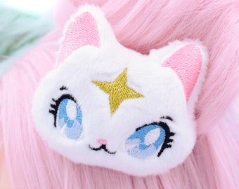 White Plush Anime Style Kawaii Celestial Cat Hair Clip - Harajuku Accessories - Weeb Gifts - Kawaii Clothing - Super Cute - Manga Accessory