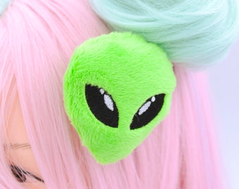 Fermaglio per capelli con testa di peluche alieno verde / regalo di astronave spaziale Ufo / moda retrò / accessori Rave / vestito Rave / Festival Streetwear