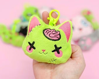 Creepy Cute Zombie Cat Plush Bag Charm, Gurokawa Halloween Undead Kitty Zipper Pull Backpack Charm Plushie, Spooky Pastel Goth Keychain,
