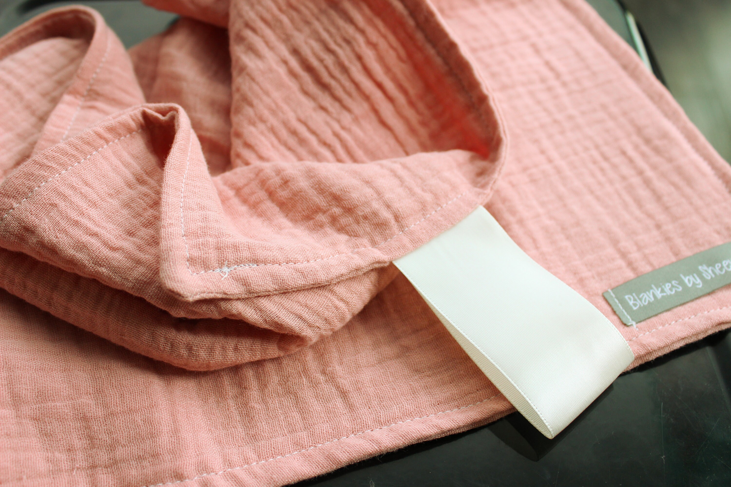 muslin taggie blanket