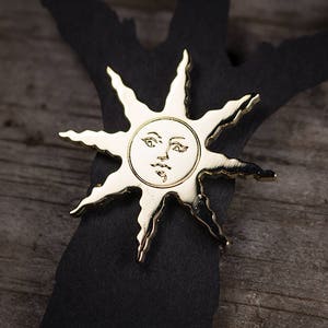 Warrior of Sunlight Pin, Gold Lapel Pin