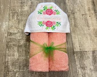 Roses Hooded Towel/ Newborn Floral/ New Baby Gift/ Baby Girl Nursery/ Baby Girl Gift/ Girls Hooded Bath Towel/ Hooded Beach Towel