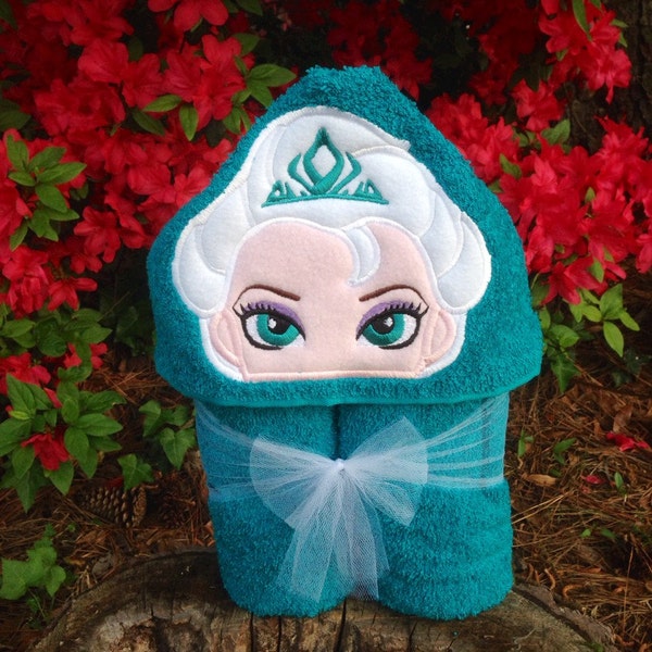 Snow Queen Hooded Towel Non 3D/ Ice Queen Hooded Towel/ Cold Queen Hooded Towel/ Sisters Gifts/ Beach Towel/ Pool Towel/ Sisters Birthday