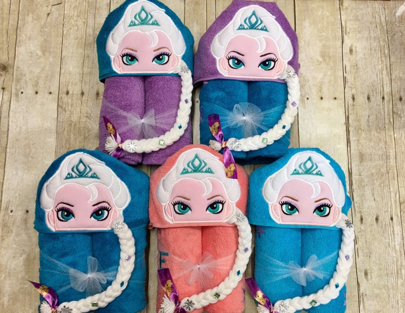 Toalla con capucha Cold Queen/ Toalla con capucha Ice Queen/ Toalla con capucha Princess/ Toalla con capucha Princess Birthday Party/ Toalla de playa Princess/ Toalla de piscina/ Regalos imagen 1