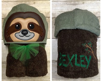 Sloth Hooded Towel/ Rain Forest Animal Themed Baby Shower Gift/ Animal Costumes/ Rain Forest Animals Birthday/ Rain Forest Party/ Sloth Bath