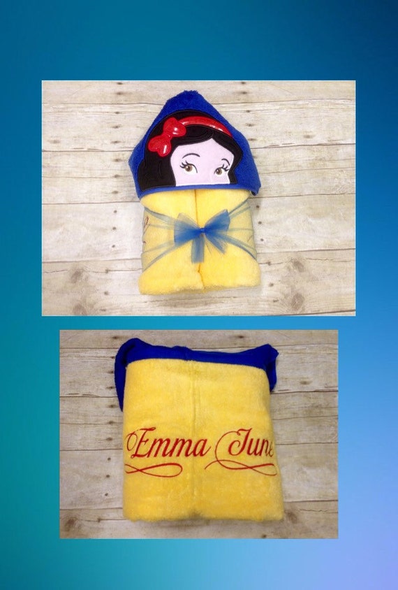 Snow White and The Seven Dwarfs Hooded Bath Towels/ Snow White Costume/ Personalized Princess Towel/ Toddler Hooded Towel/ Beach Towel
