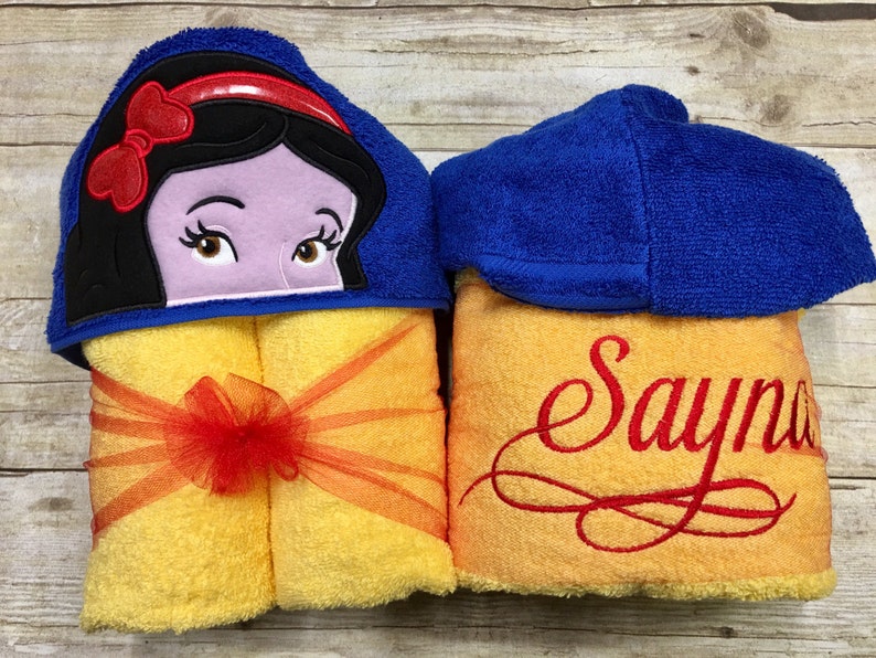 Snow White and The Seven Dwarfs Hooded Bath Towels Snow White Costume