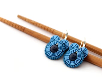 Petites boucles d'oreilles pendantes bleues, boucles d'oreilles perlées bleues, bijoux de soutache