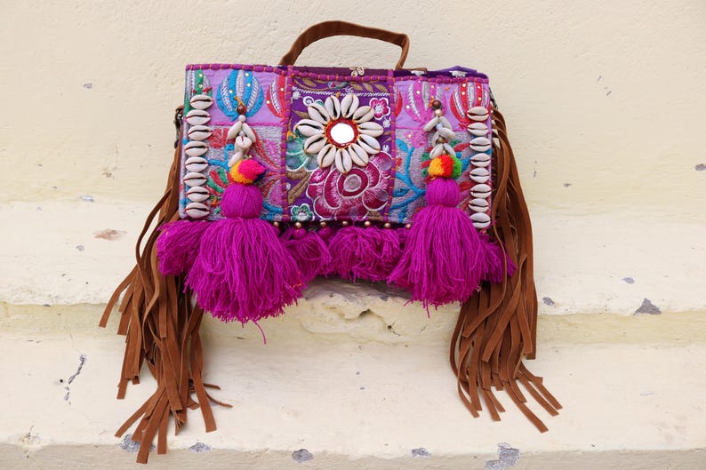 Bolso Banjara floral bordado: bandolera étnica vintage con flecos “falda boho” imagen 2